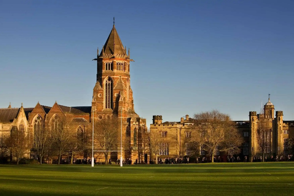 英国格林多大学一年制MBA